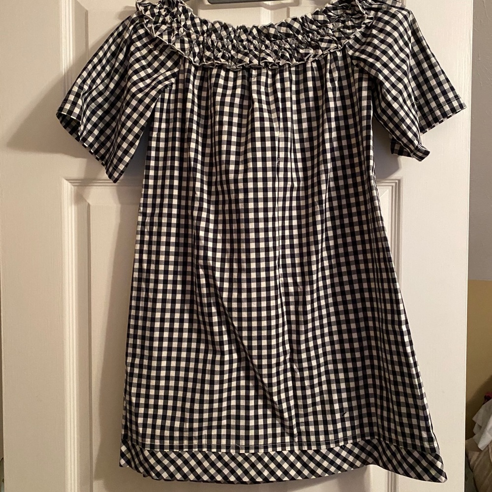 Women’s Vineyard Vine off the shoulder dress